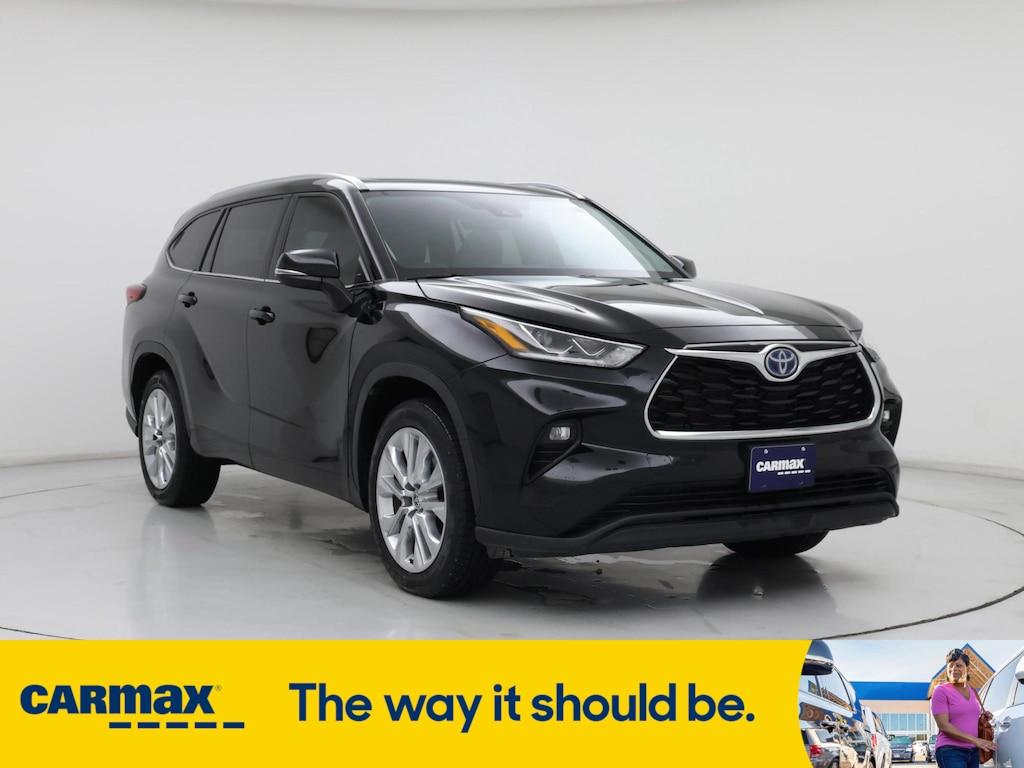 used 2022 Toyota Highlander Hybrid car, priced at $37,998