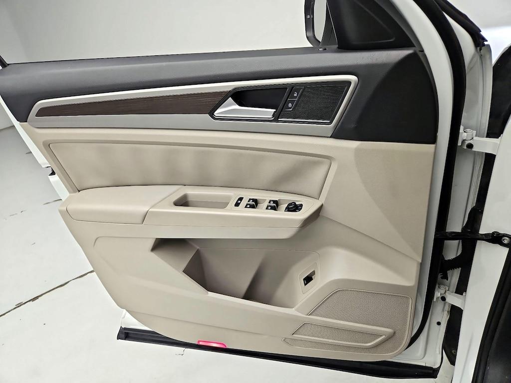 used 2020 Volkswagen Atlas car, priced at $24,998