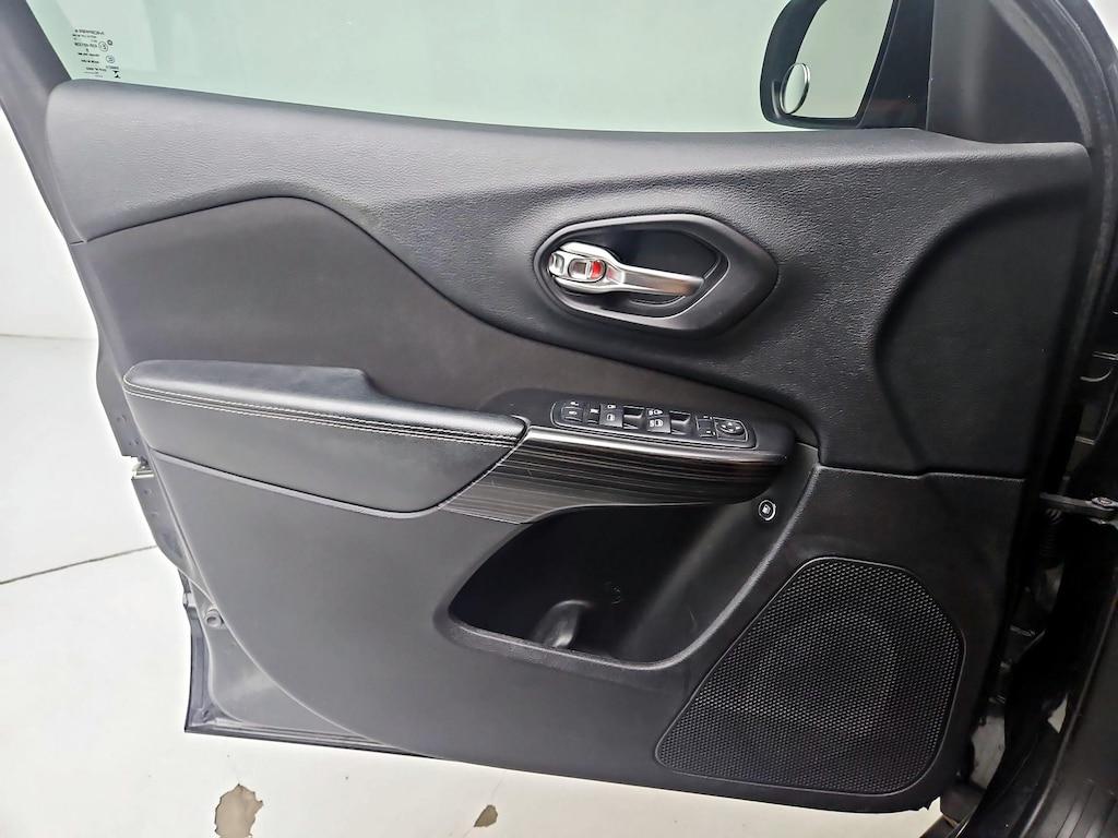 used 2015 Jeep Cherokee car, priced at $13,998