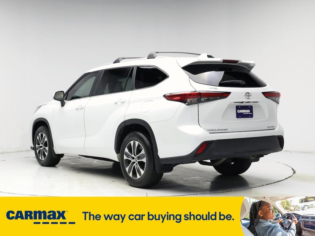 used 2023 Toyota Highlander car, priced at $41,998