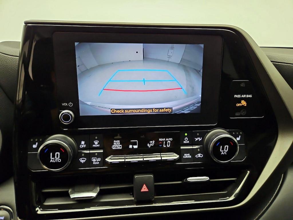 used 2023 Toyota Highlander car, priced at $41,998