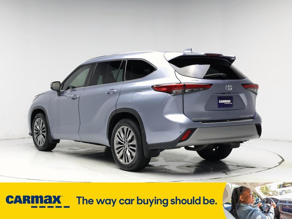 used 2021 Toyota Highlander car, priced at $40,998