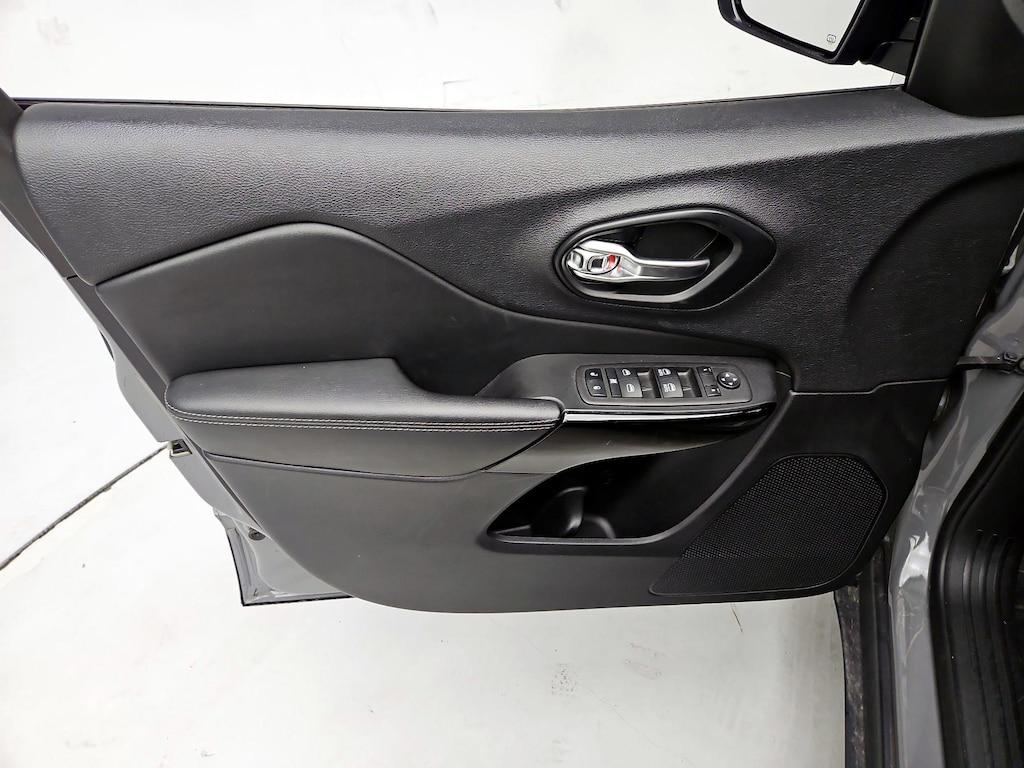 used 2023 Jeep Cherokee car, priced at $22,998