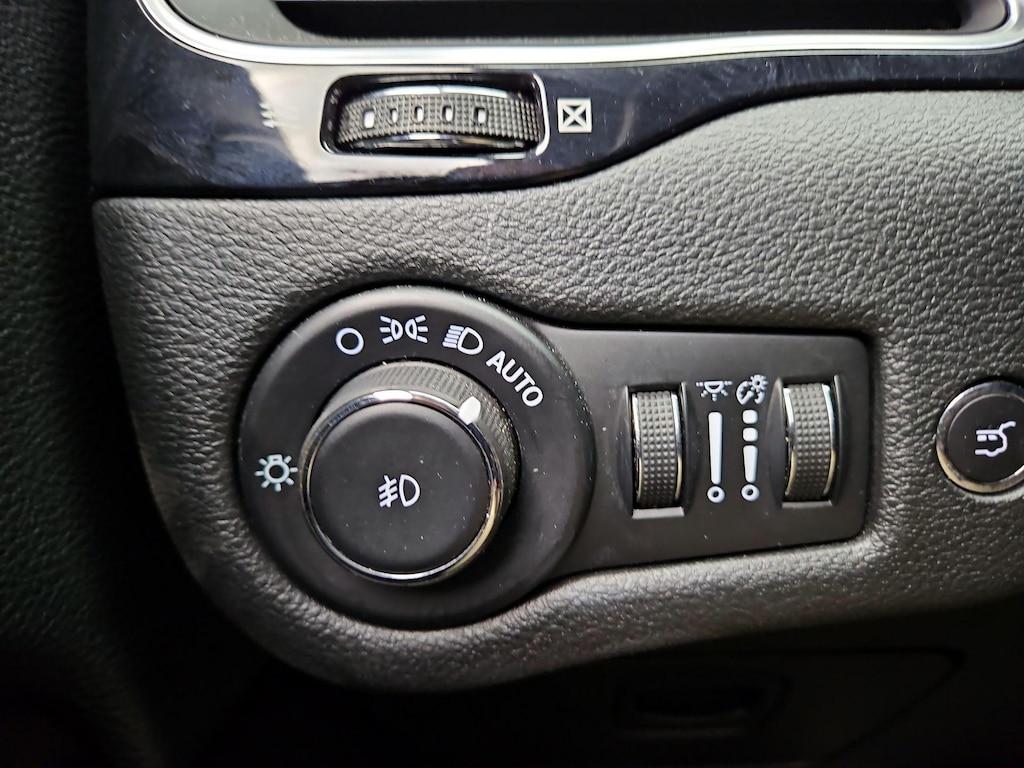used 2023 Jeep Cherokee car, priced at $22,998