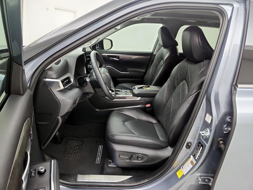 used 2023 Toyota Highlander car, priced at $42,998