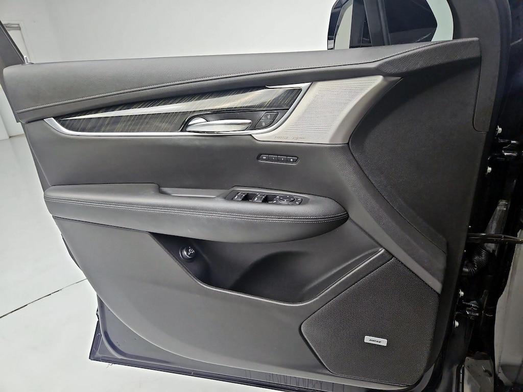 used 2020 Cadillac XT6 car, priced at $27,998