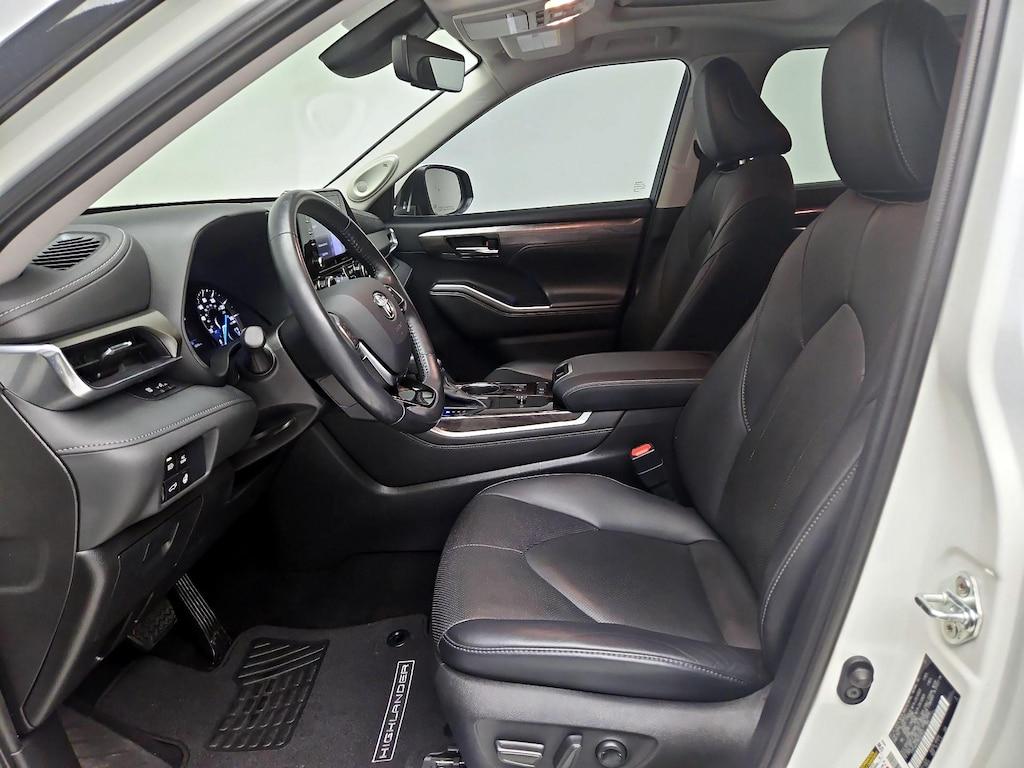 used 2021 Toyota Highlander Hybrid car, priced at $36,998