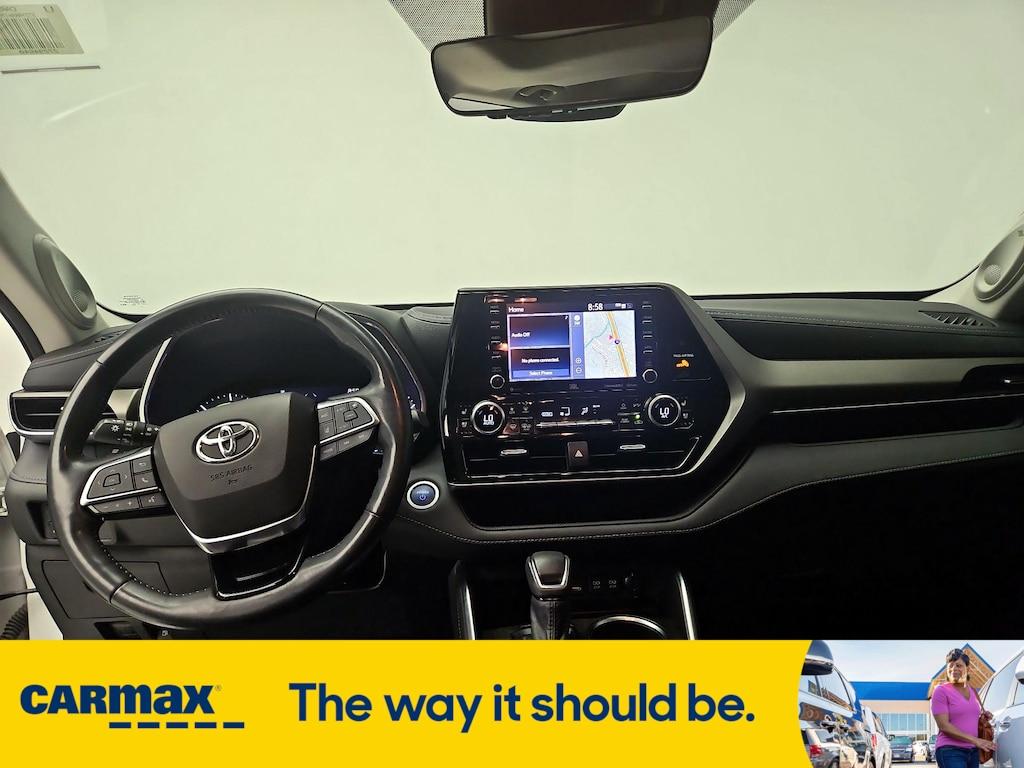 used 2021 Toyota Highlander Hybrid car, priced at $36,998