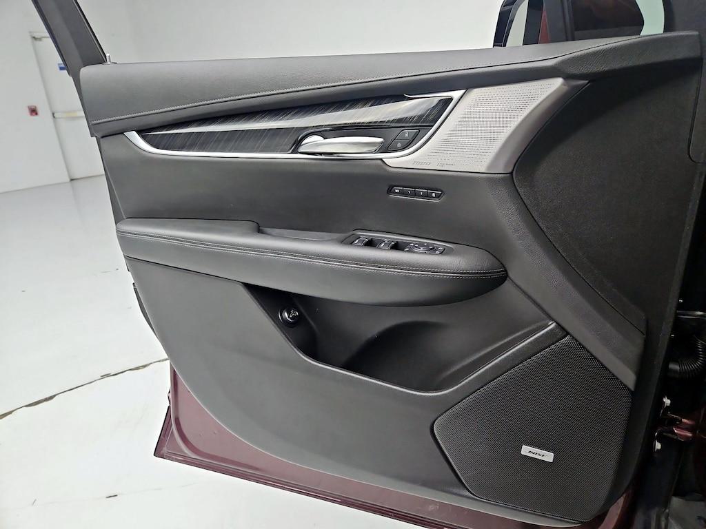 used 2022 Cadillac XT6 car, priced at $33,998
