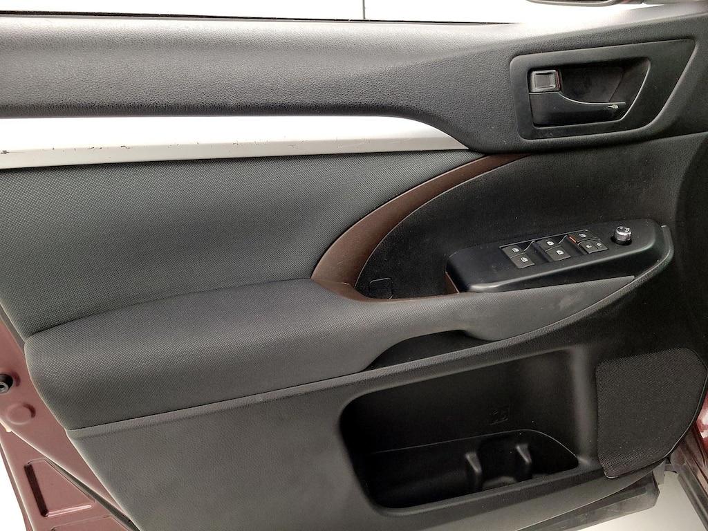 used 2019 Toyota Highlander car, priced at $24,998