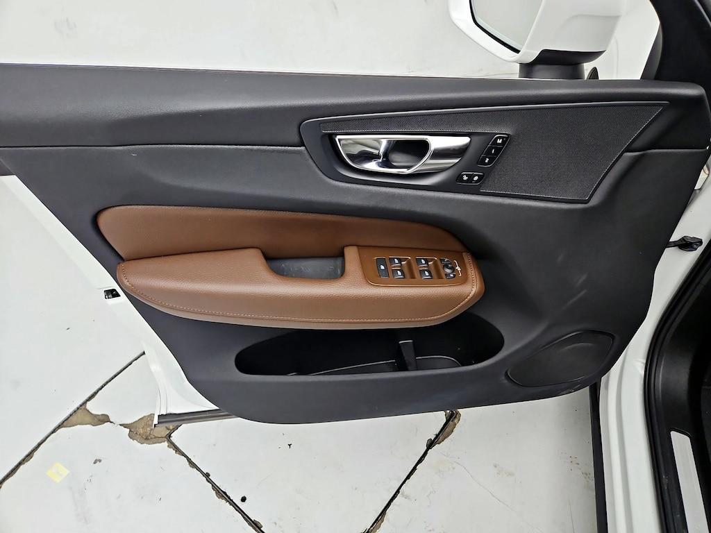 used 2022 Volvo XC60 car, priced at $28,998