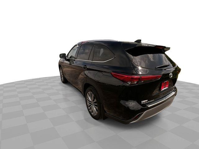 used 2020 Toyota Highlander car, priced at $33,740