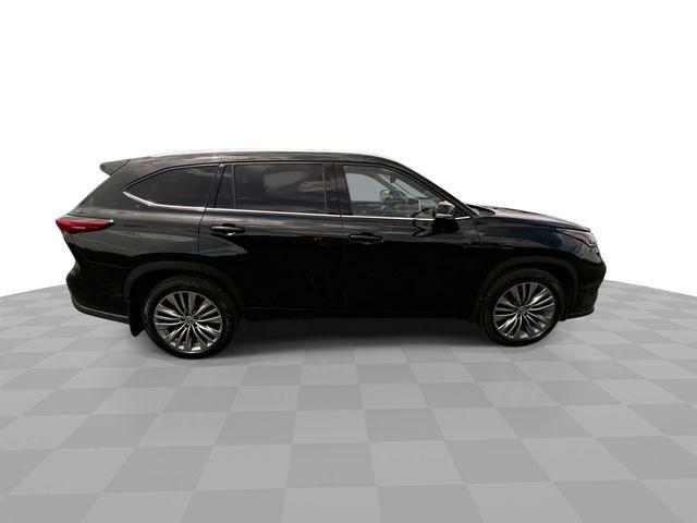 used 2020 Toyota Highlander car, priced at $33,740