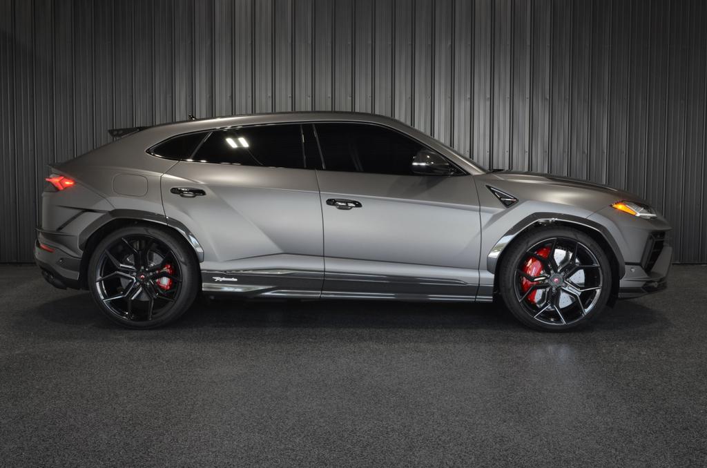 used 2024 Lamborghini Urus car, priced at $389,000