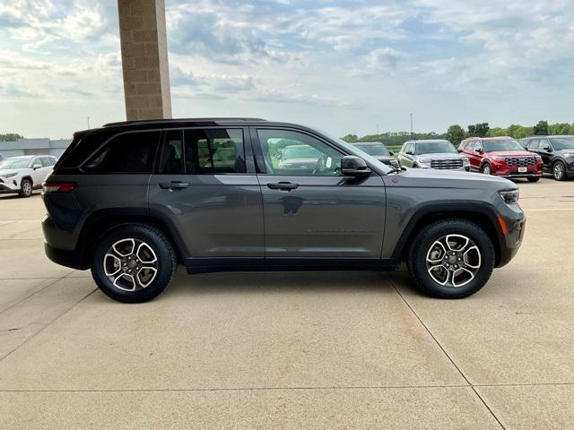 used 2022 Jeep Grand Cherokee car, priced at $38,498