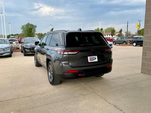 used 2022 Jeep Grand Cherokee car, priced at $38,498