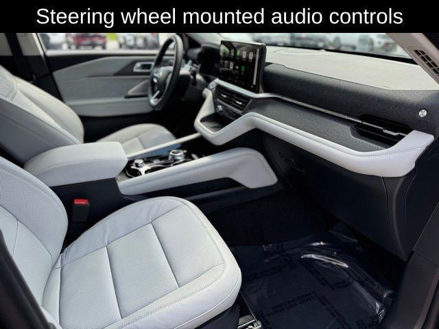 new 2025 Ford Explorer car