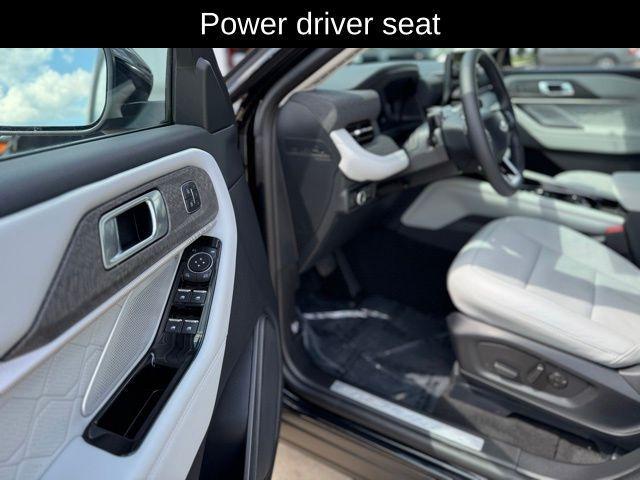 new 2025 Ford Explorer car