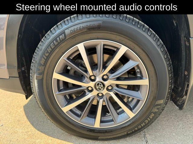 used 2018 Toyota Highlander car, priced at $27,298