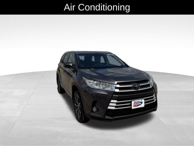 used 2018 Toyota Highlander car, priced at $27,298