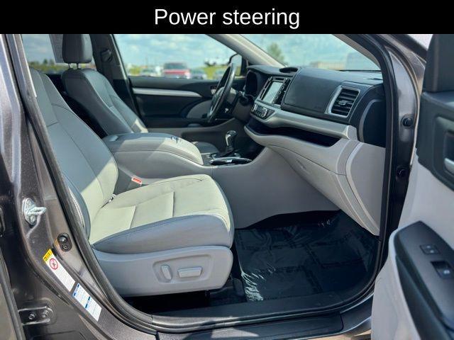 used 2018 Toyota Highlander car, priced at $27,298
