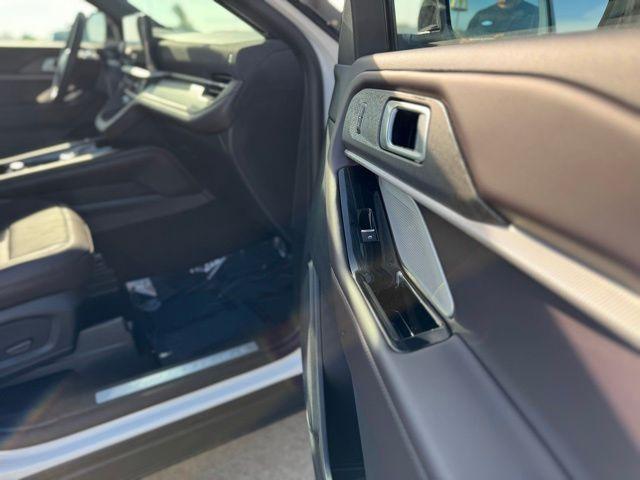 new 2025 Ford Explorer car