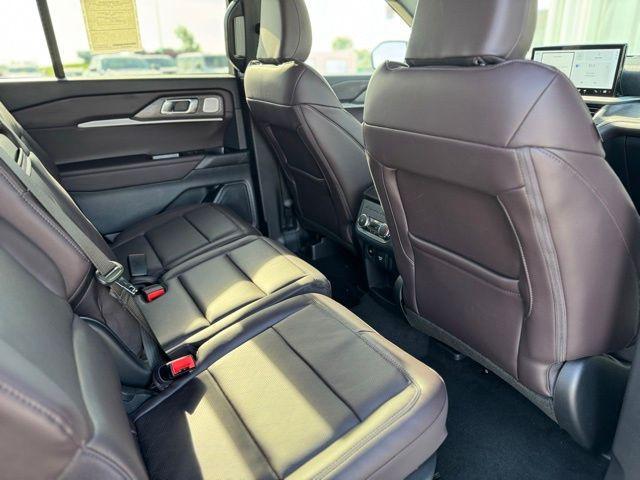 new 2025 Ford Explorer car