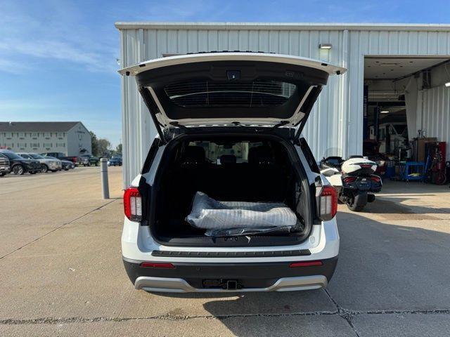 new 2025 Ford Explorer car