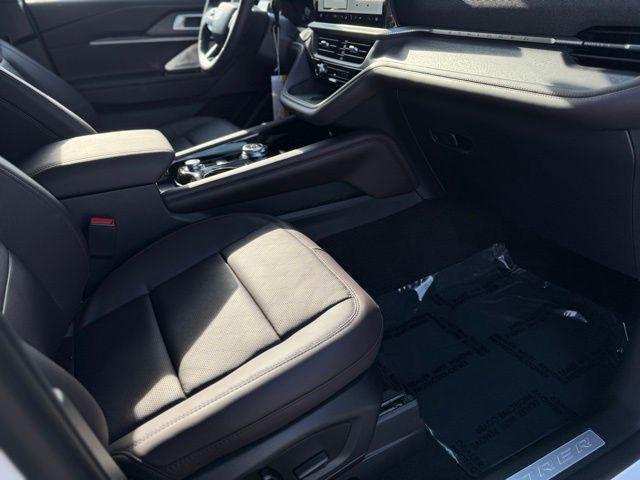 new 2025 Ford Explorer car