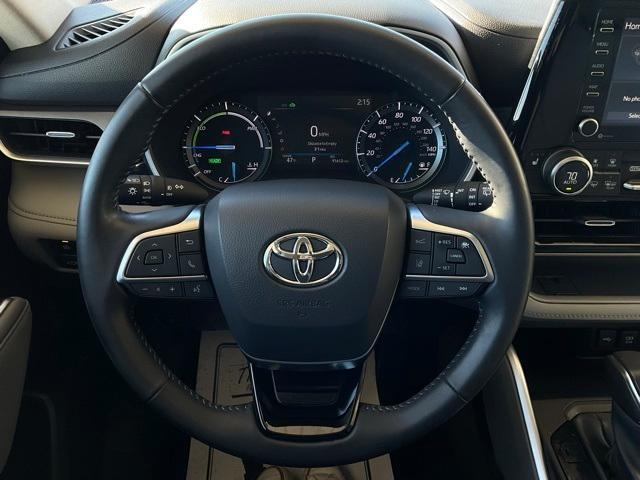 used 2021 Toyota Highlander Hybrid car, priced at $34,498