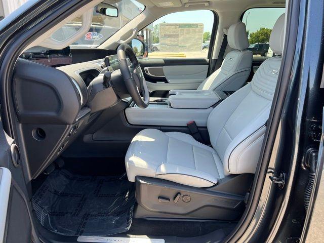 new 2025 Ford Expedition car, priced at $90,150
