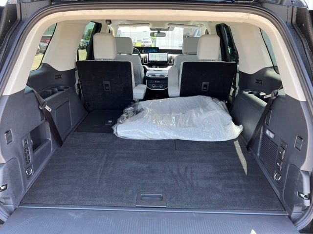 new 2025 Ford Expedition car, priced at $90,150