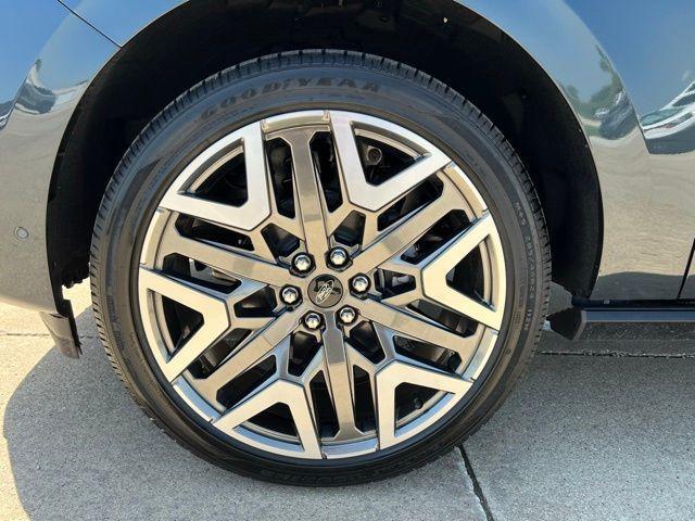new 2025 Ford Expedition car, priced at $90,150