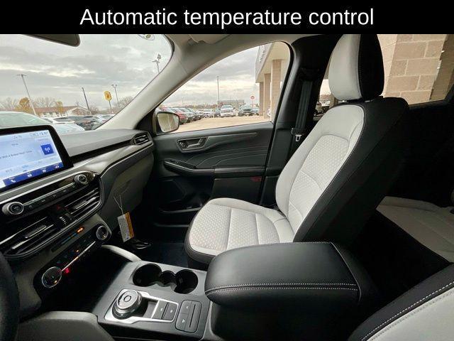 new 2025 Ford Escape car, priced at $31,034