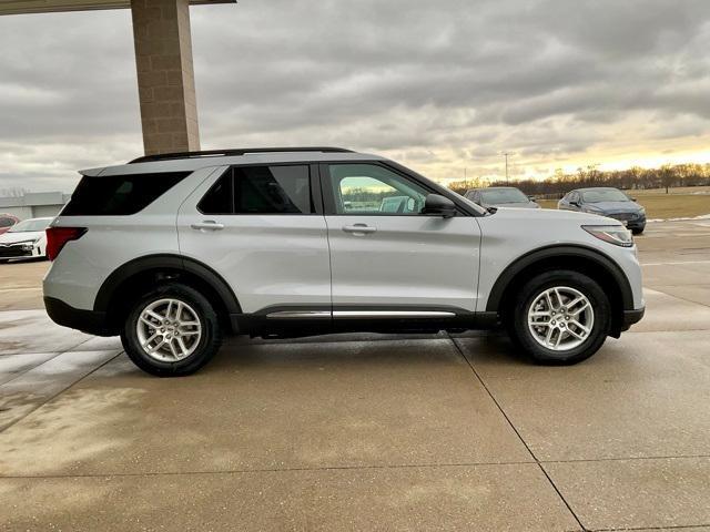 new 2025 Ford Explorer car, priced at $40,843