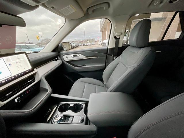 new 2025 Ford Explorer car, priced at $40,843