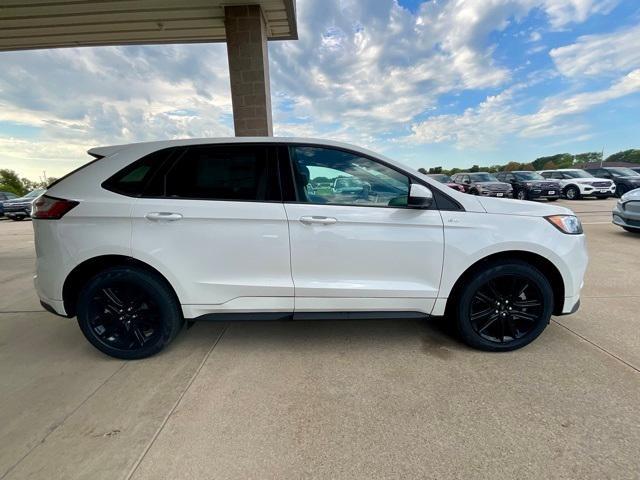 new 2024 Ford Edge car, priced at $42,040