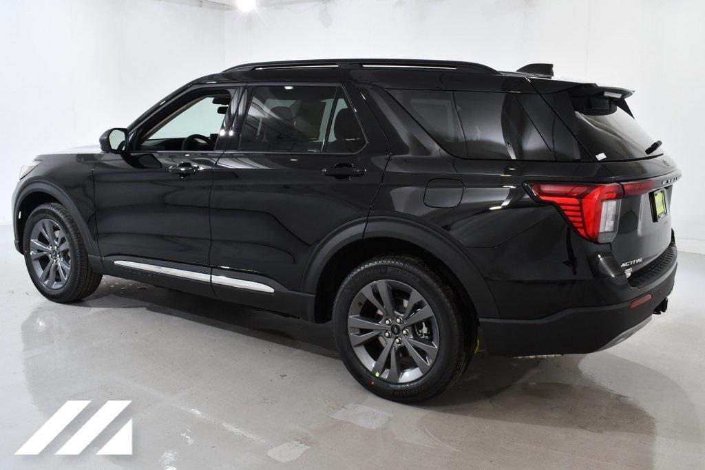 new 2025 Ford Explorer car, priced at $45,277
