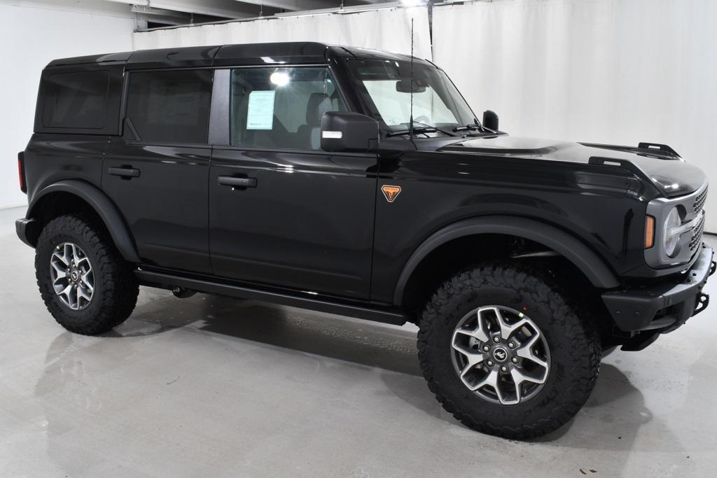 new 2025 Ford Bronco car, priced at $61,277