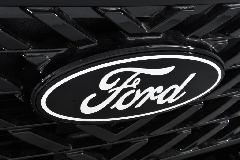 new 2025 Ford Maverick car, priced at $35,277