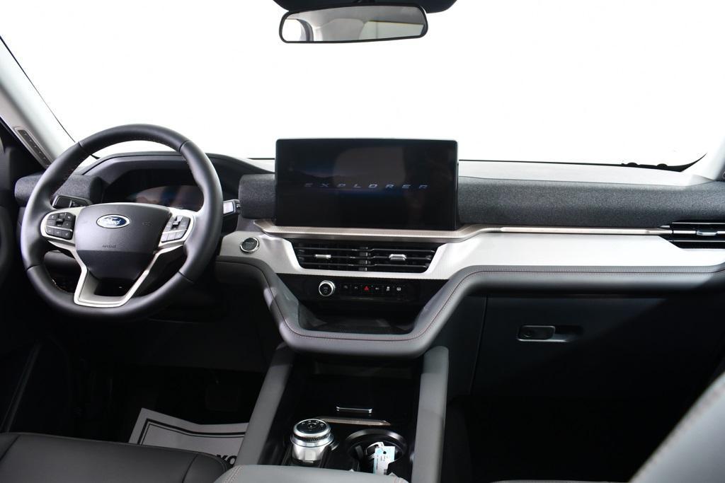 new 2025 Ford Explorer car, priced at $46,477