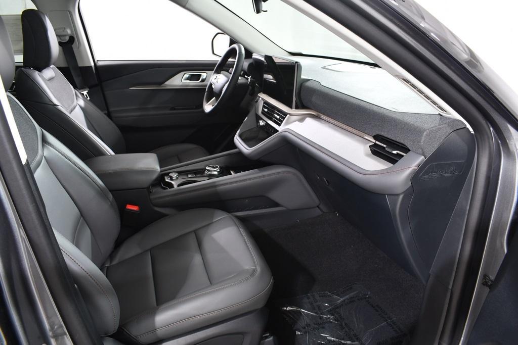 new 2025 Ford Explorer car, priced at $46,477