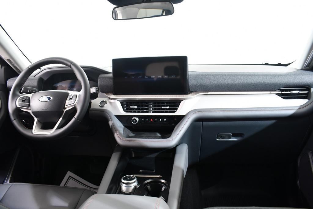 new 2025 Ford Explorer car, priced at $41,477