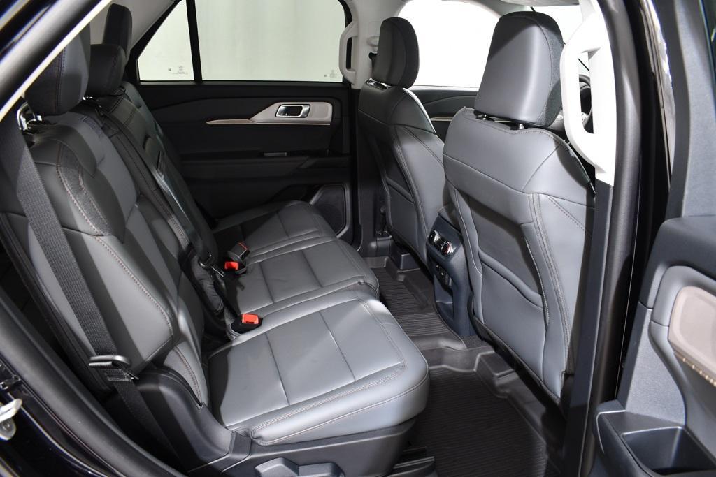 new 2025 Ford Explorer car, priced at $41,477