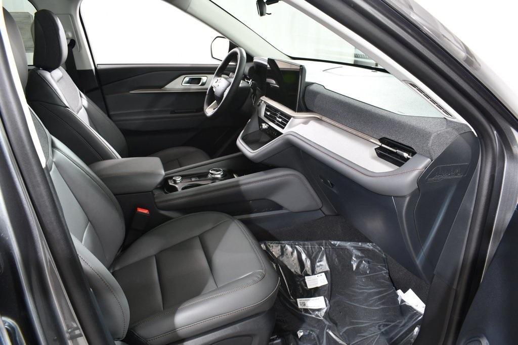 new 2025 Ford Explorer car, priced at $45,977