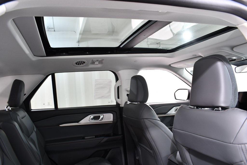 new 2025 Ford Explorer car, priced at $45,977