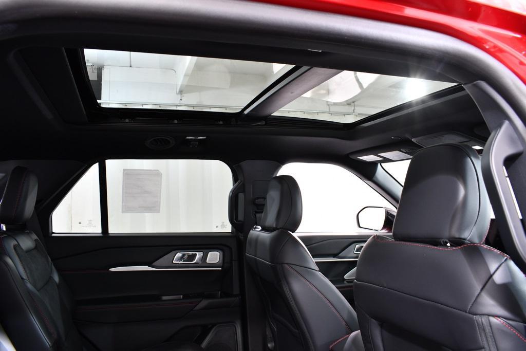new 2025 Ford Explorer car, priced at $57,577