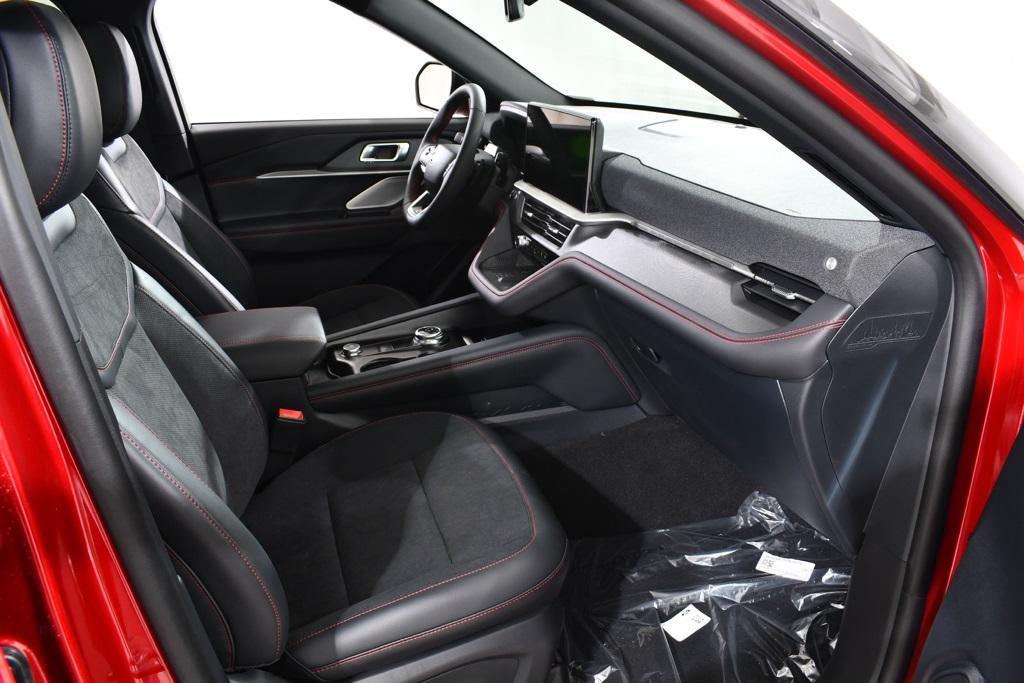 new 2025 Ford Explorer car, priced at $57,577