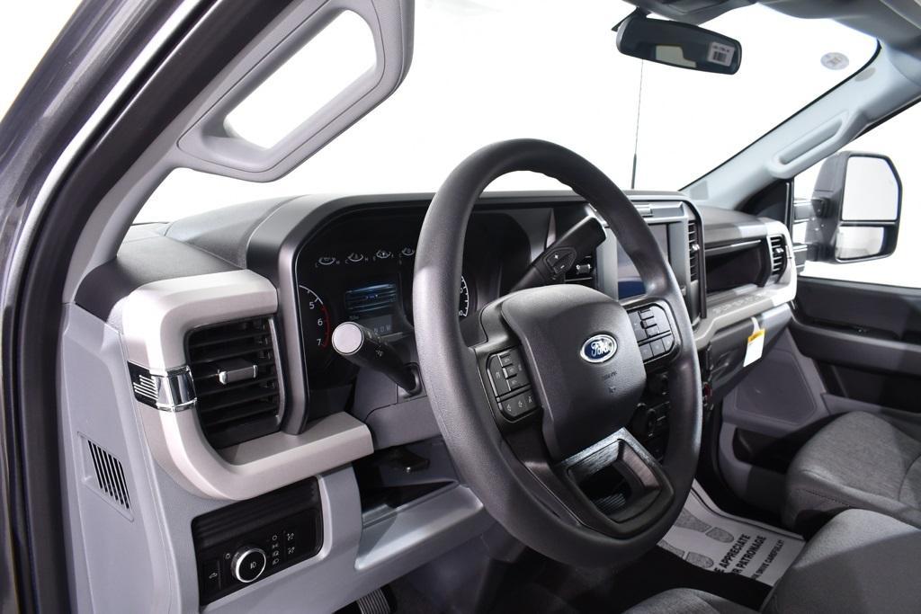 new 2025 Ford F-250 car, priced at $53,277