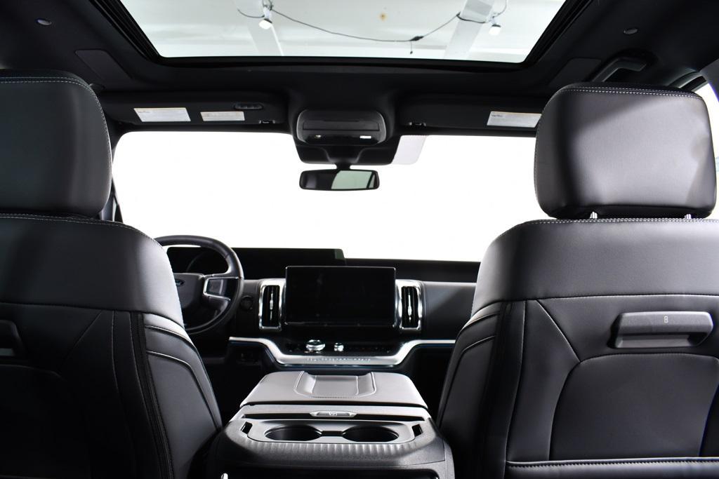 new 2025 Ford Expedition car, priced at $82,977